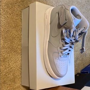 AIR FORCE 1 MID ‘07 (Grey)